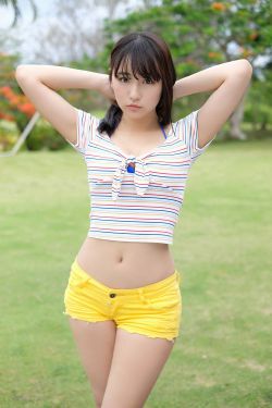 小兔子趴在陆沉的腿上怎么画