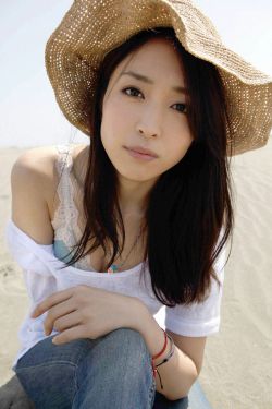 白色连衣裙